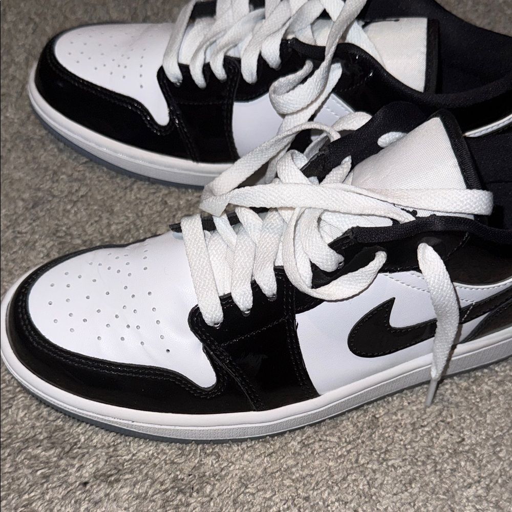 AIR JORDAN 1 LOW SE - Picture 4 of 6